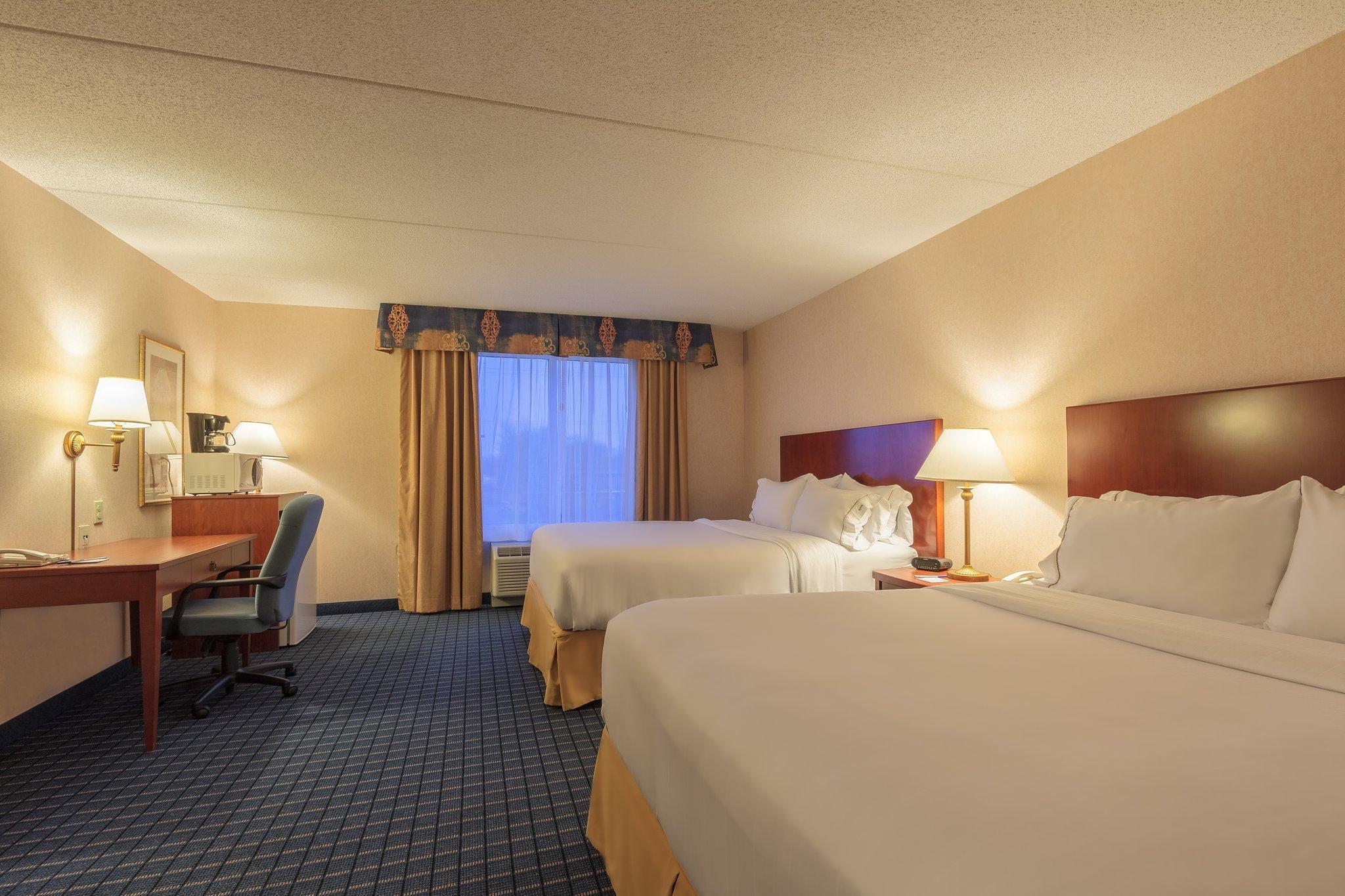 Holiday Inn Express & Suites - Belleville By Ihg Ngoại thất bức ảnh