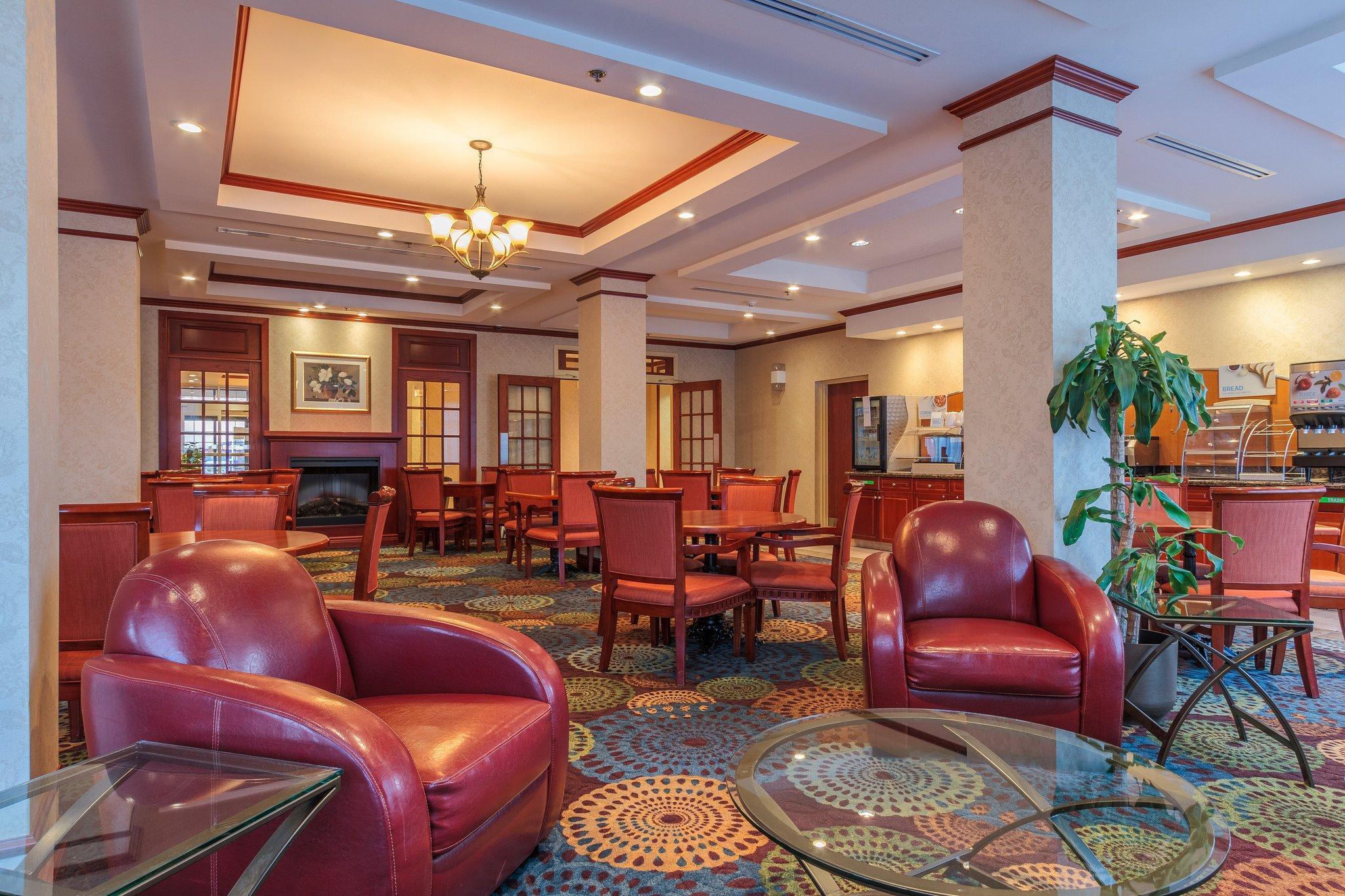 Holiday Inn Express & Suites - Belleville By Ihg Ngoại thất bức ảnh
